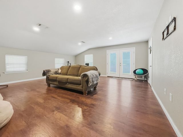 206 Navajo Trail, Hamilton, TX 76531