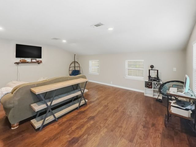 206 Navajo Trail, Hamilton, TX 76531