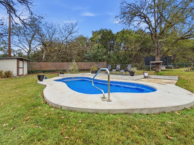 206 Navajo Trail, Hamilton, TX 76531