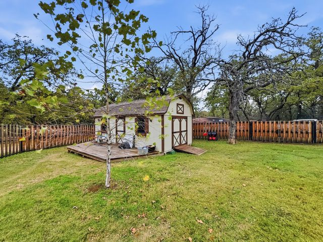 206 Navajo Trail, Hamilton, TX 76531