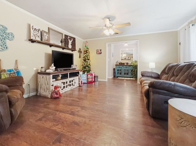 206 Navajo Trail, Hamilton, TX 76531