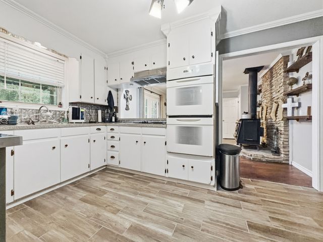 206 Navajo Trail, Hamilton, TX 76531