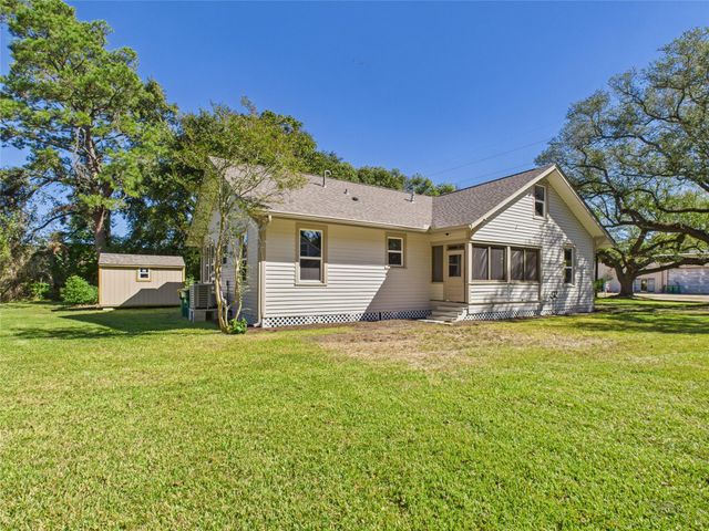 1010 Ross Street, La Marque, TX 77568