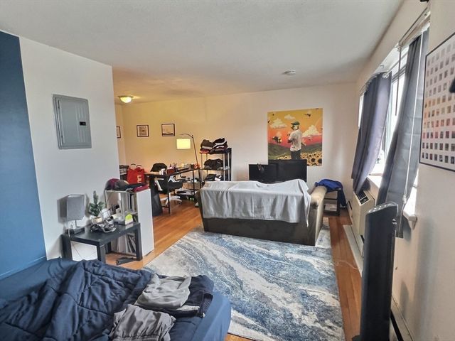 1039 Commonwealth Ave 20, Boston, MA 02215