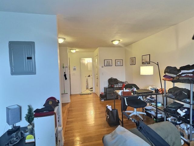 1039 Commonwealth Ave 20, Boston, MA 02215