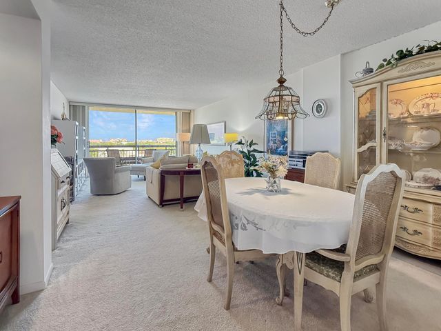 555 NW 4th Avenue 401, Boca Raton, FL 33432