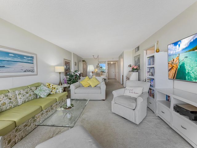 555 NW 4th Avenue 401, Boca Raton, FL 33432