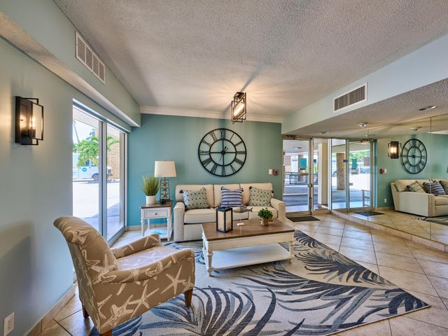555 NW 4th Avenue 401, Boca Raton, FL 33432