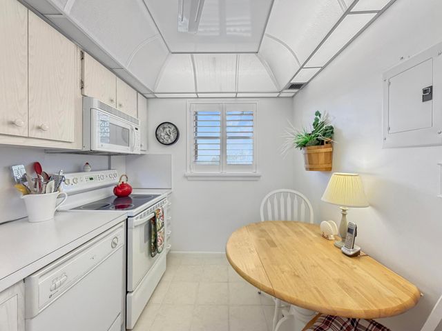 555 NW 4th Avenue 401, Boca Raton, FL 33432
