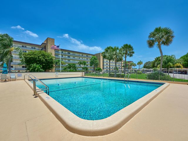 555 NW 4th Avenue 401, Boca Raton, FL 33432