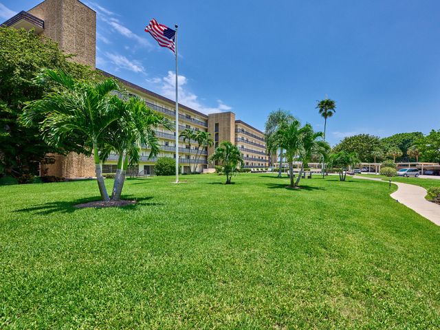 555 NW 4th Avenue 401, Boca Raton, FL 33432