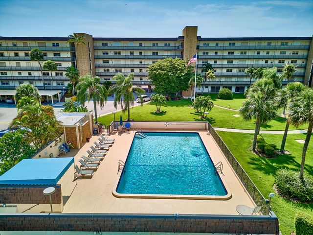 555 NW 4th Avenue 401, Boca Raton, FL 33432