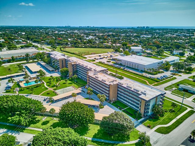 555 NW 4th Avenue 401, Boca Raton, FL 33432