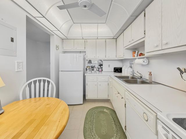 555 NW 4th Avenue 401, Boca Raton, FL 33432