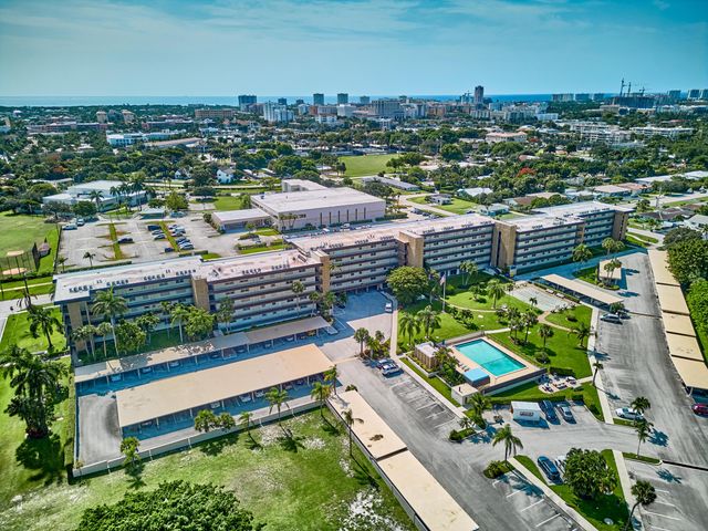 555 NW 4th Avenue 401, Boca Raton, FL 33432