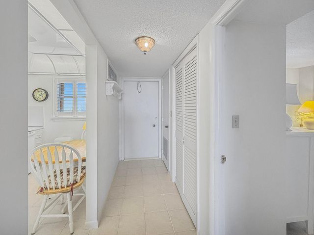 555 NW 4th Avenue 401, Boca Raton, FL 33432