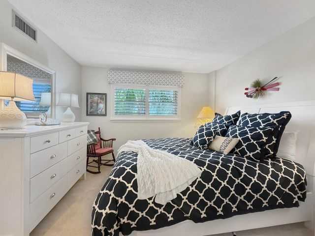 555 NW 4th Avenue 401, Boca Raton, FL 33432