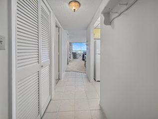 555 NW 4th Avenue 401, Boca Raton, FL 33432