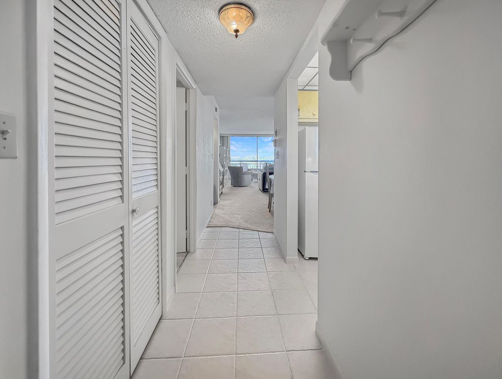 555 NW 4th Avenue 401, Boca Raton, FL 33432