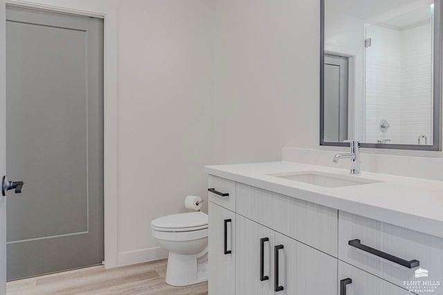 3022 Fieldhouse Circle, Manhattan, KS 66503