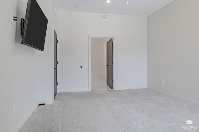 3022 Fieldhouse Circle, Manhattan, KS 66503