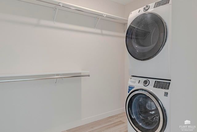 3022 Fieldhouse Circle, Manhattan, KS 66503