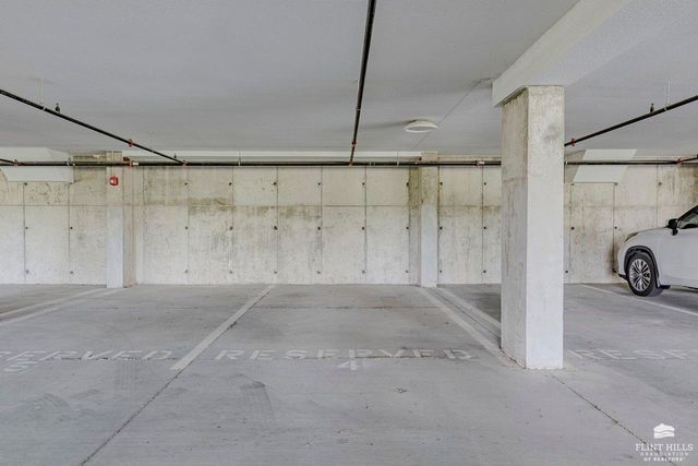 3022 Fieldhouse Circle, Manhattan, KS 66503