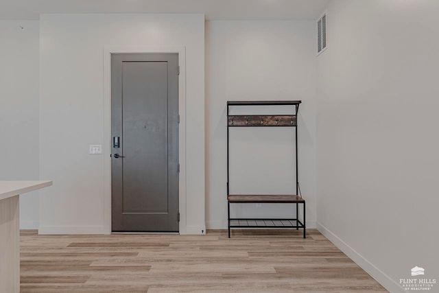 3022 Fieldhouse Circle, Manhattan, KS 66503