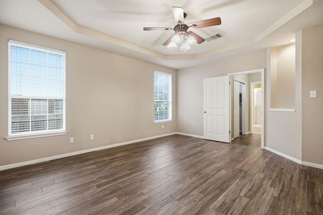 2021 Woodglen DR, Round Rock, TX 78681