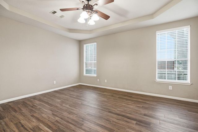 2021 Woodglen DR, Round Rock, TX 78681