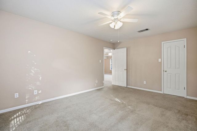 2021 Woodglen DR, Round Rock, TX 78681