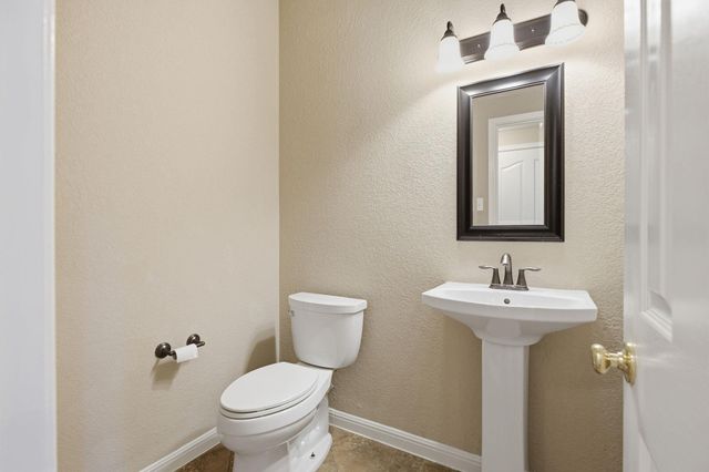2021 Woodglen DR, Round Rock, TX 78681