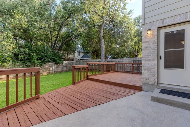 2021 Woodglen DR, Round Rock, TX 78681