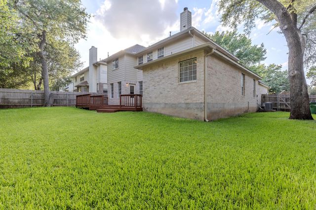 2021 Woodglen DR, Round Rock, TX 78681