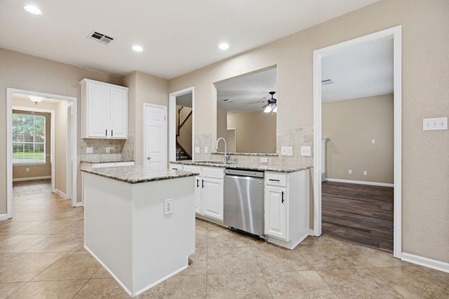 2021 Woodglen DR, Round Rock, TX 78681