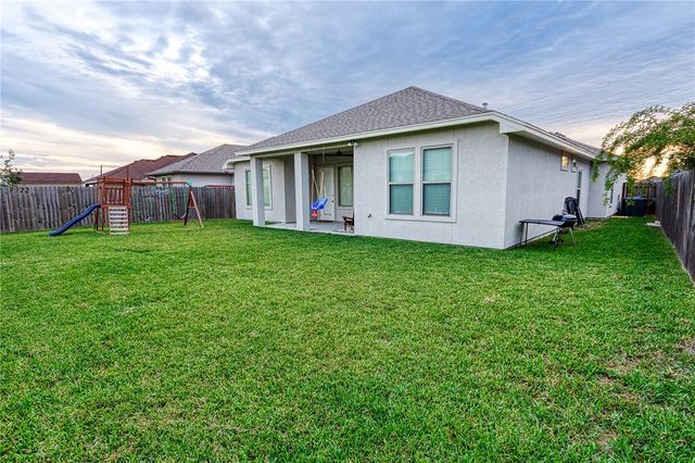 2110 Oak Creek Cove, Corpus Christi, TX 78418
