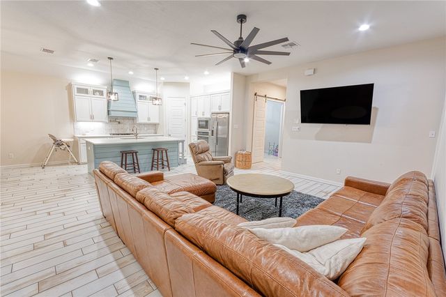 2110 Oak Creek Cove, Corpus Christi, TX 78418