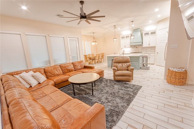 2110 Oak Creek Cove, Corpus Christi, TX 78418