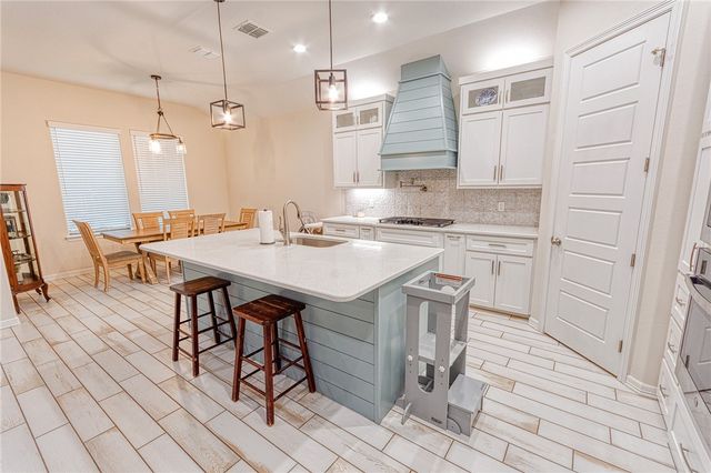 2110 Oak Creek Cove, Corpus Christi, TX 78418