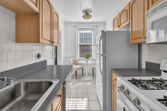 1945 Commonwealth Ave 62, Boston, MA 02135