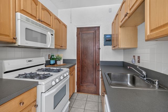 1945 Commonwealth Ave 62, Boston, MA 02135