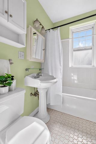 1945 Commonwealth Ave 62, Boston, MA 02135