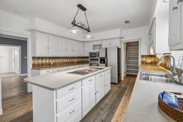 3108 Wingren Road, Irving, TX 75062