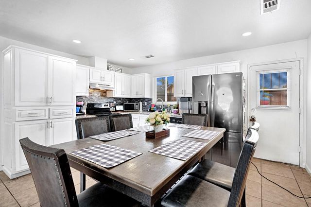 1402 N Bush Avenue, Fresno, CA 93727