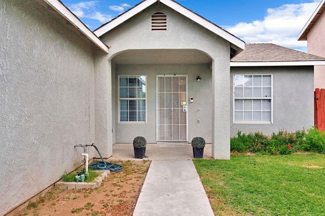 1402 N Bush Avenue, Fresno, CA 93727