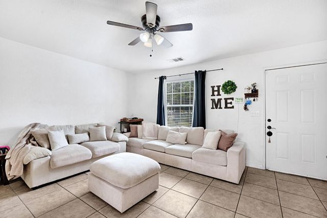 1402 N Bush Avenue, Fresno, CA 93727