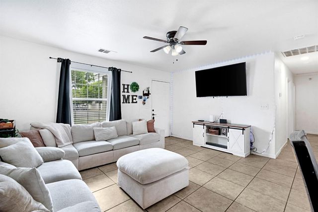1402 N Bush Avenue, Fresno, CA 93727