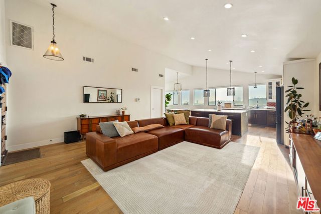 3469 Glenalbyn Drive, Los Angeles, CA 90065