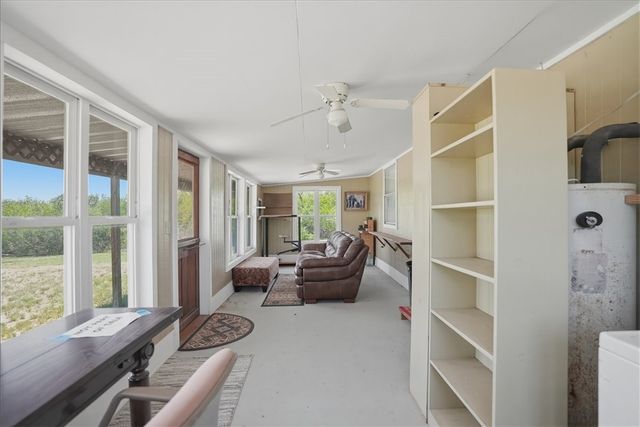 731 County Road 325, George West, TX 78022