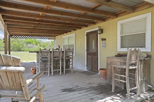 731 County Road 325, George West, TX 78022